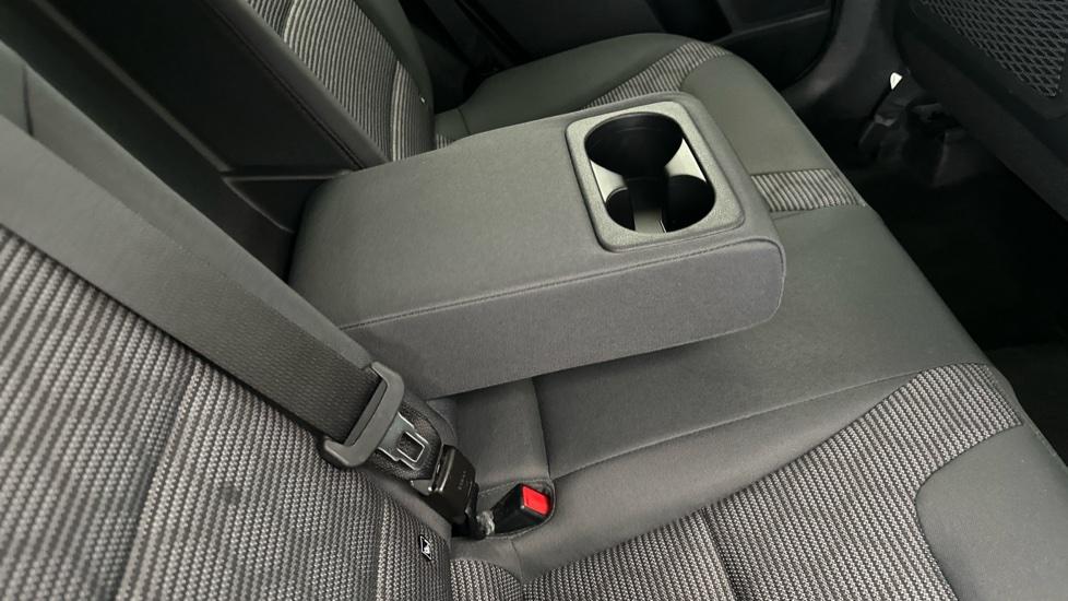 Rear Armrest/ Cup Holder