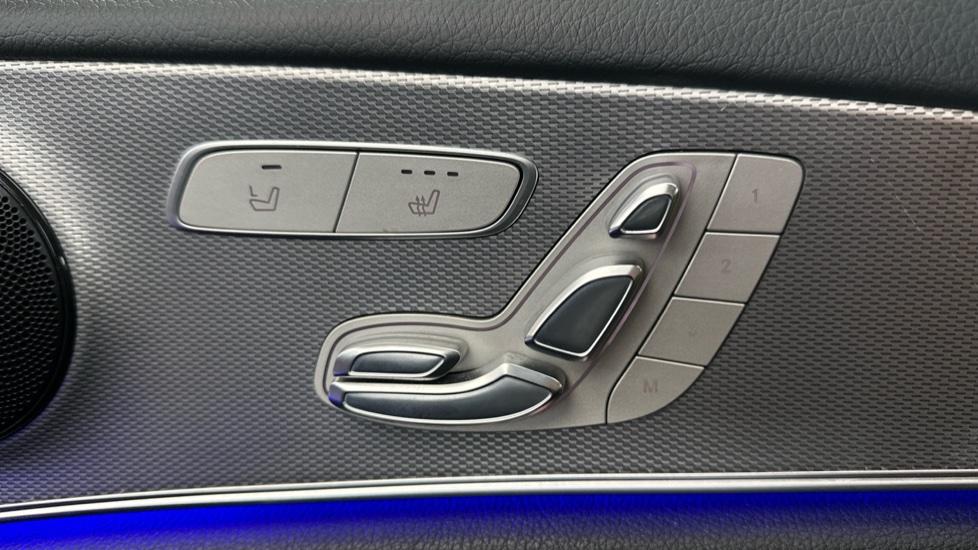 Heated Seats/Ambient Lighting/Electric Seats