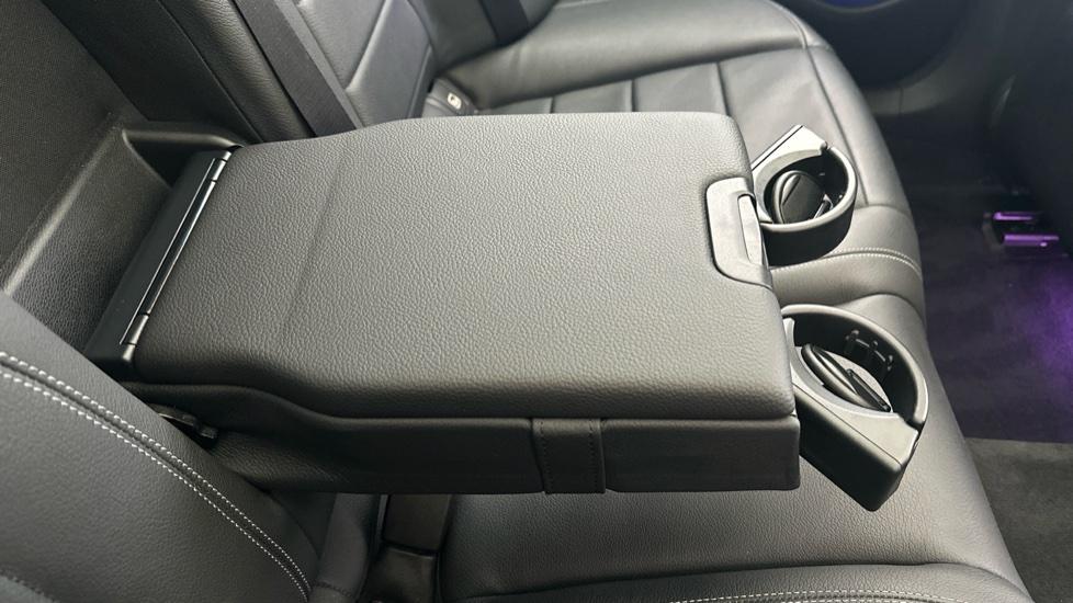 Rear Armrest/ Cup Holder