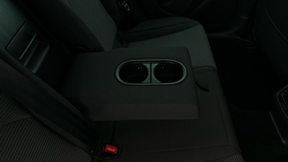 Rear Armrest/ Cup Holder