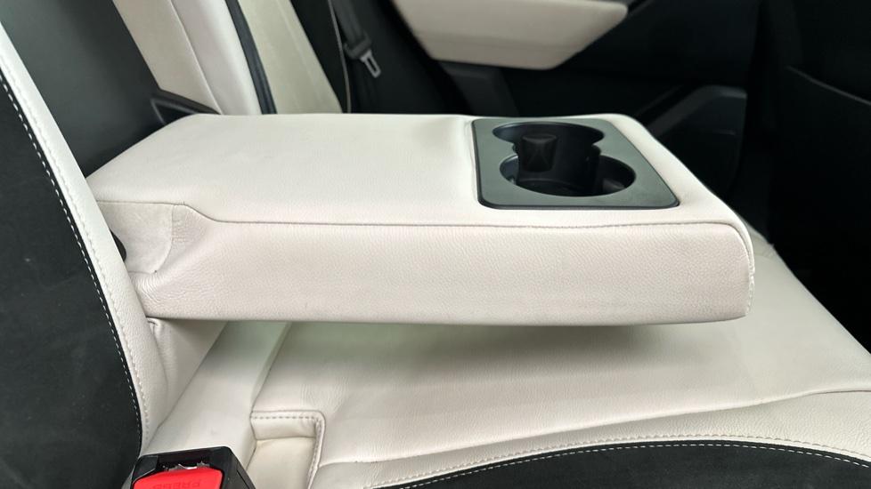 Rear Armrest/ Cup Holder