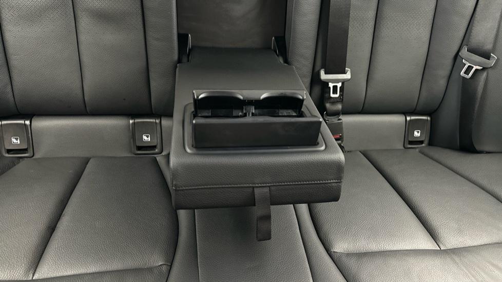 Rear Armrest/ Cup Holder