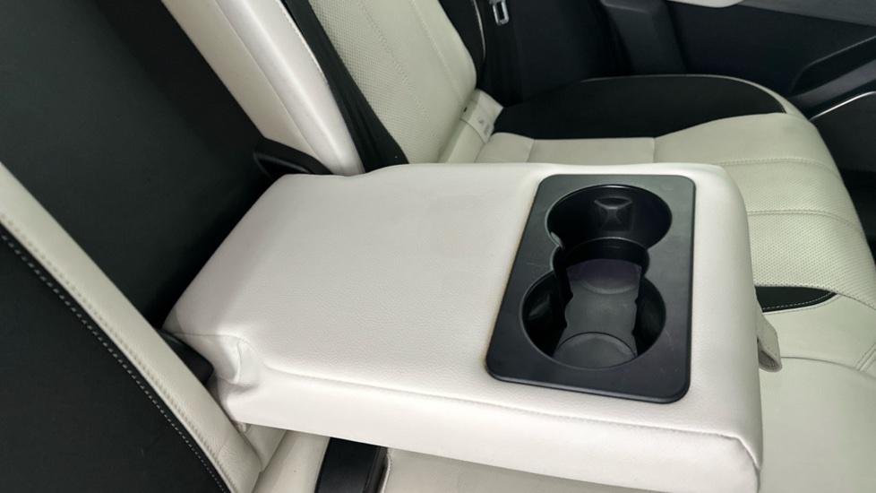 Rear Armrest/ Cup Holder