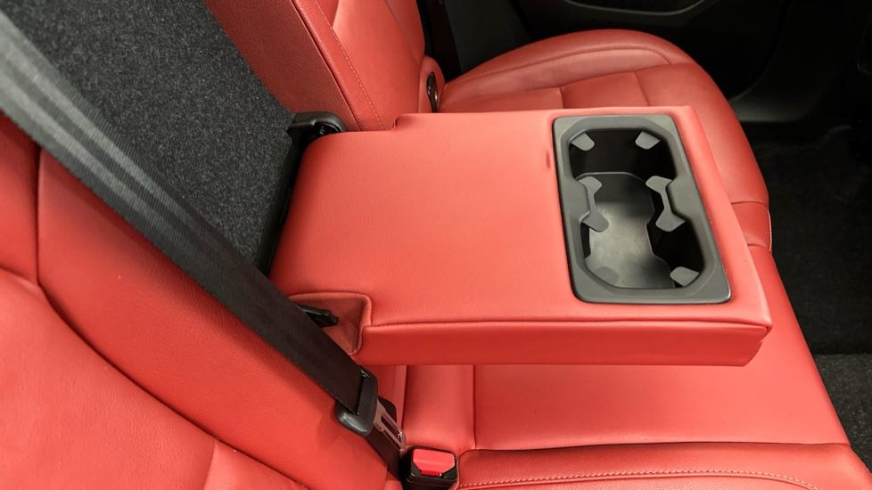 Rear Armrest/ Cup Holder