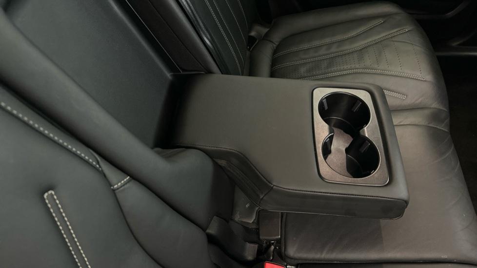 Rear Armrest/ Cup Holder