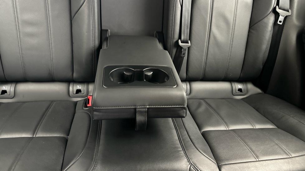 Rear Armrest/ Cup Holder