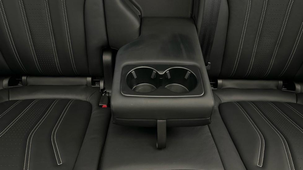 Rear Armrest/ Cup Holder