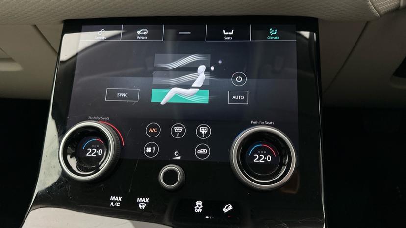 Dual Climate Control  / Air Conditioning 