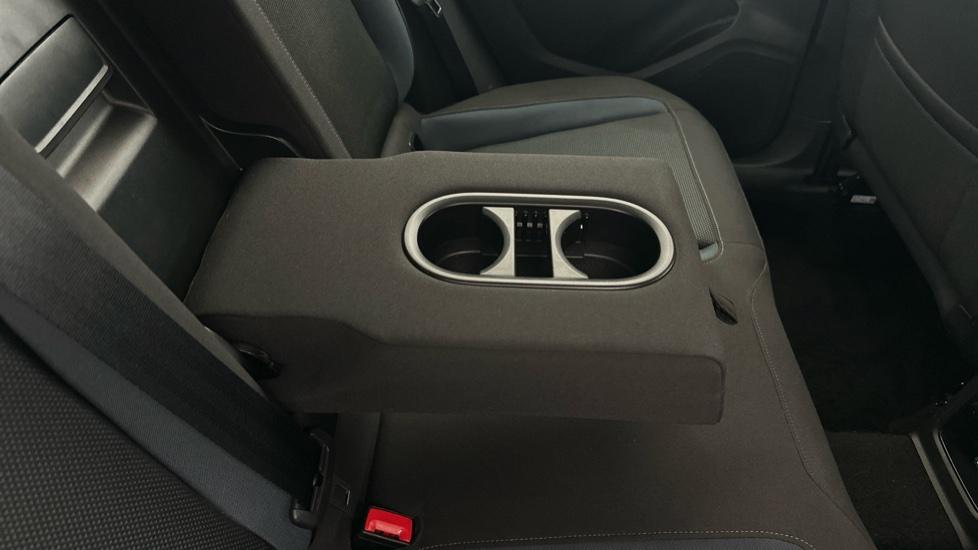 Rear Armrest/ Cup Holder