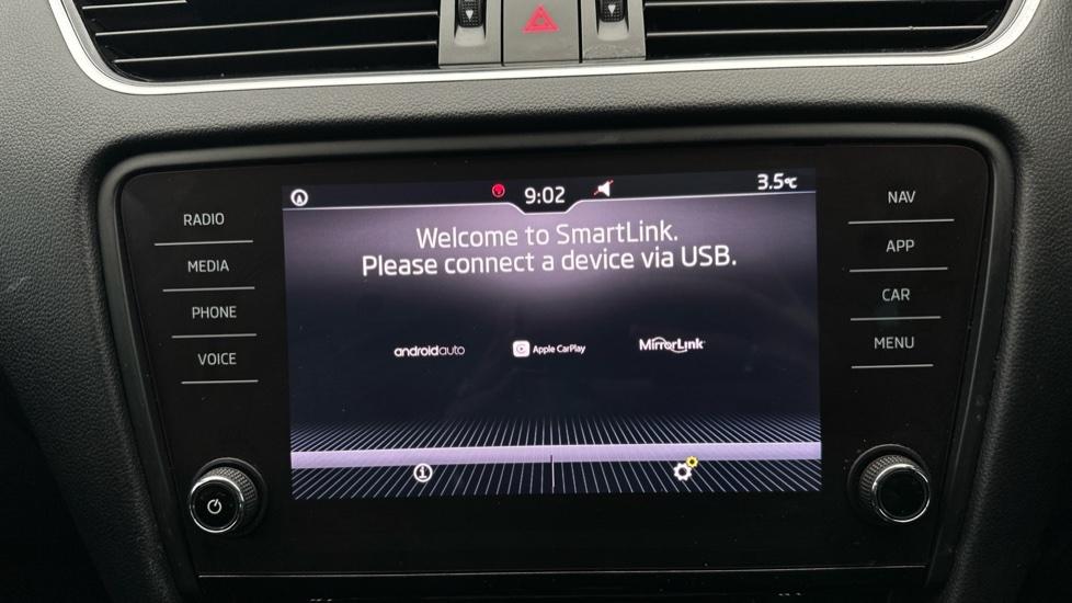 Apple CarPlay/Android Auto 