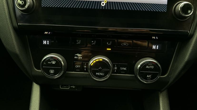 Air Conditioning /Dual Climate Control 