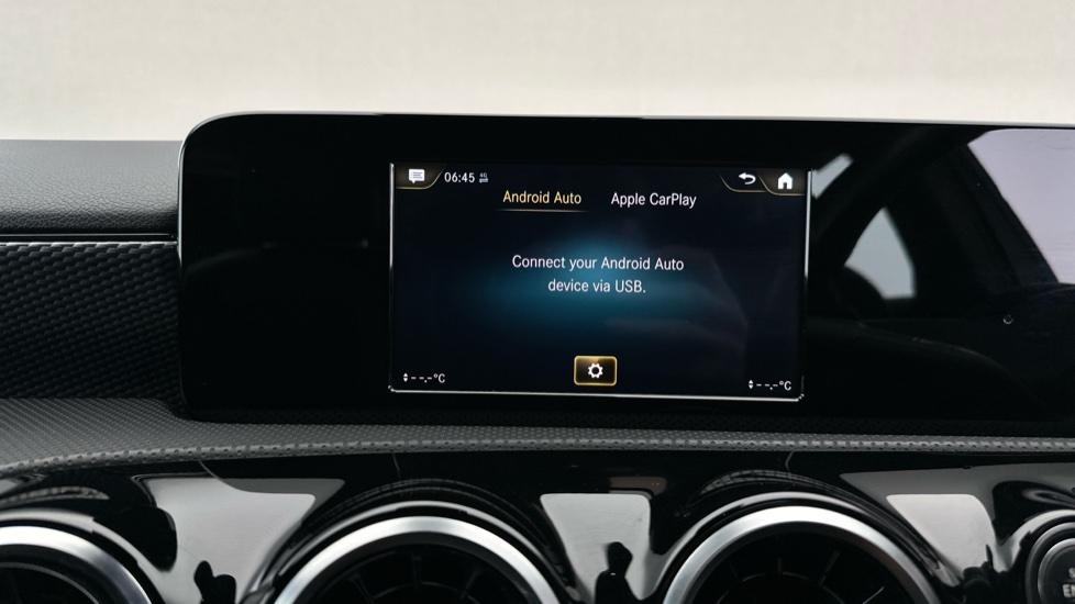 Apple Car Play & Android Auto