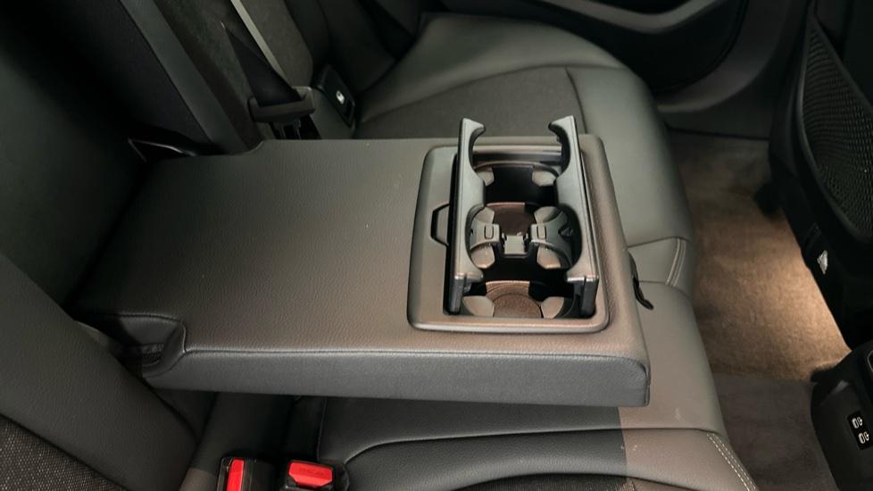 Rear Armrest/ Cup Holder