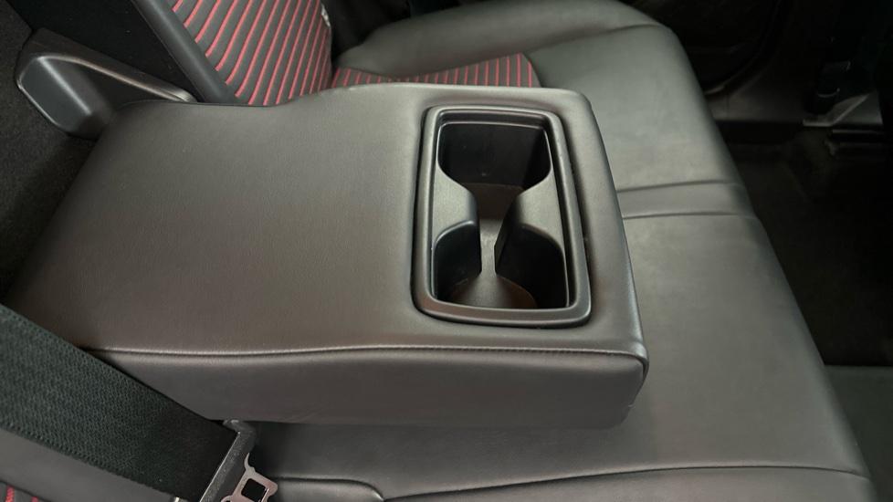 Rear Armrest/ Cup Holder