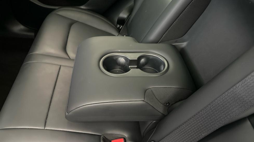 Rear Armrest/ Cup Holder