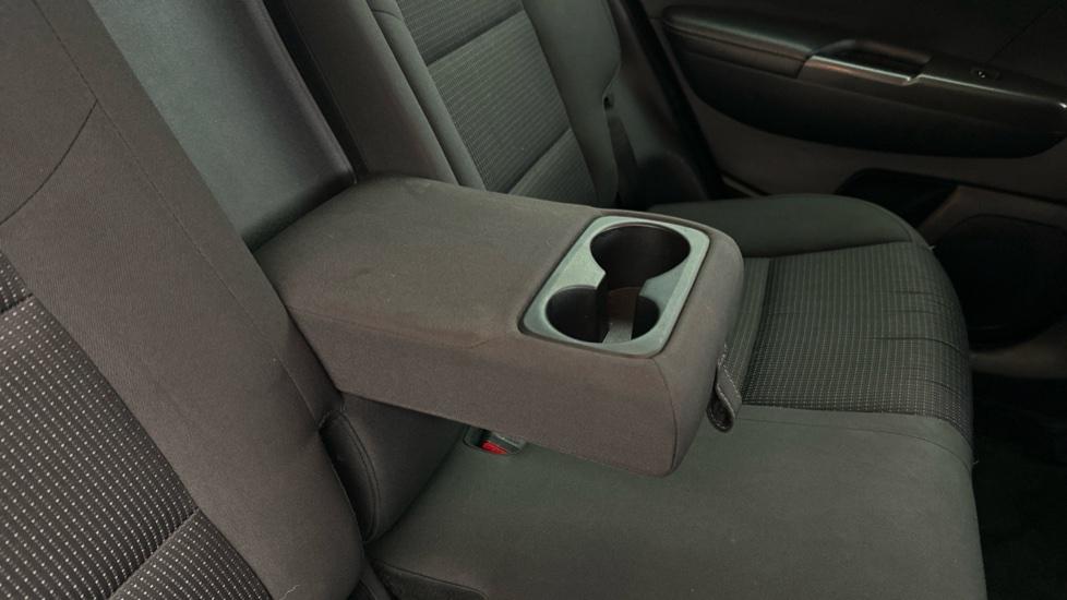 Rear Armrest/ Cup Holder