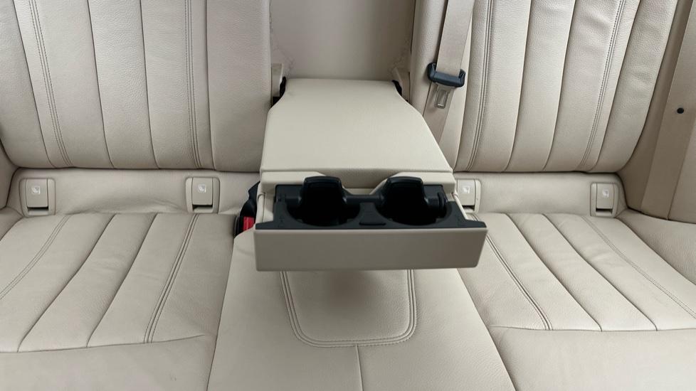 Rear Armrest/ Cup Holder