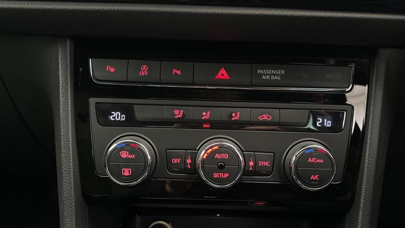 Air Conditioning/Dual climate control