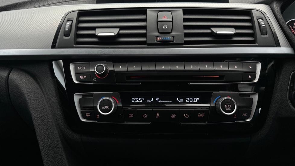 Dual Climate Control/Air Conditioning 