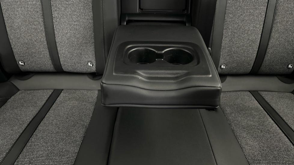 Rear Armrest/ Cup Holder