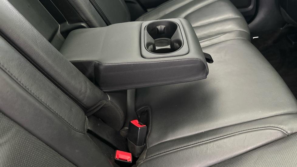 Rear Armrest/ Cup Holder