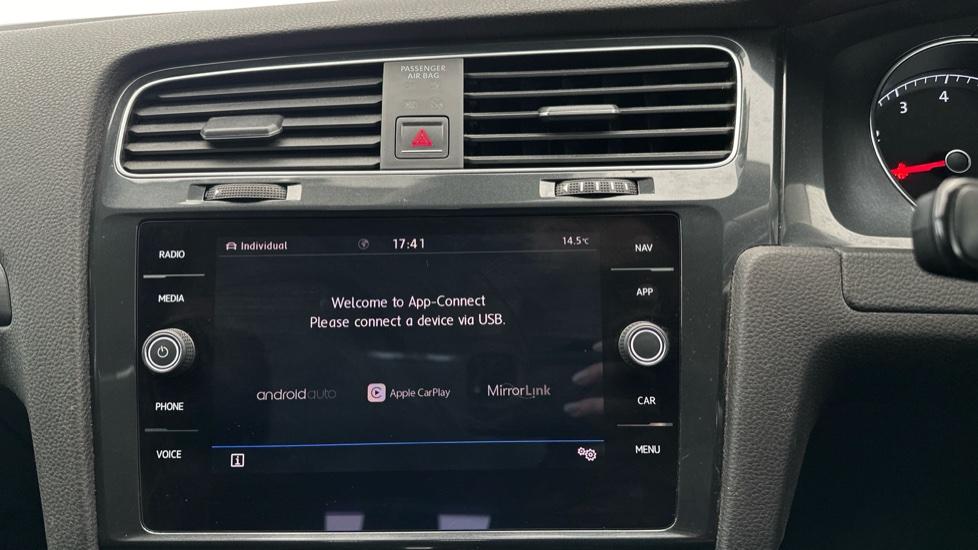 Apple Car Play & Android Auto