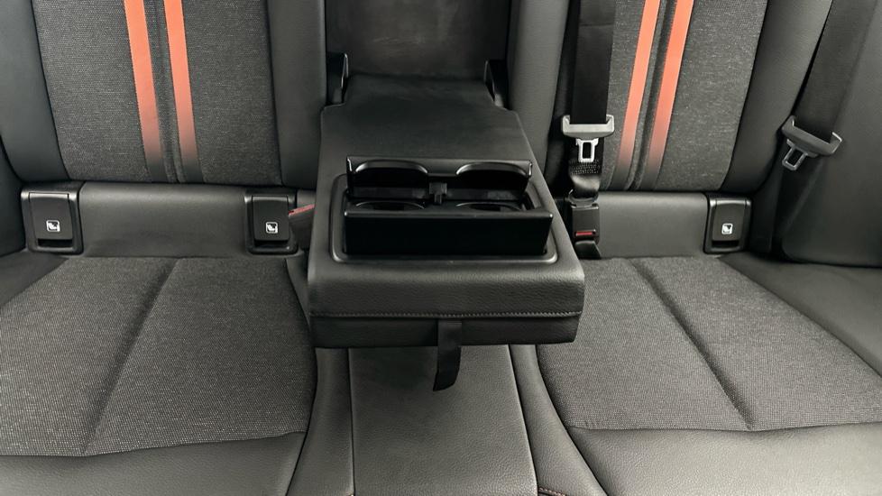 Rear Armrest/ Cup Holder