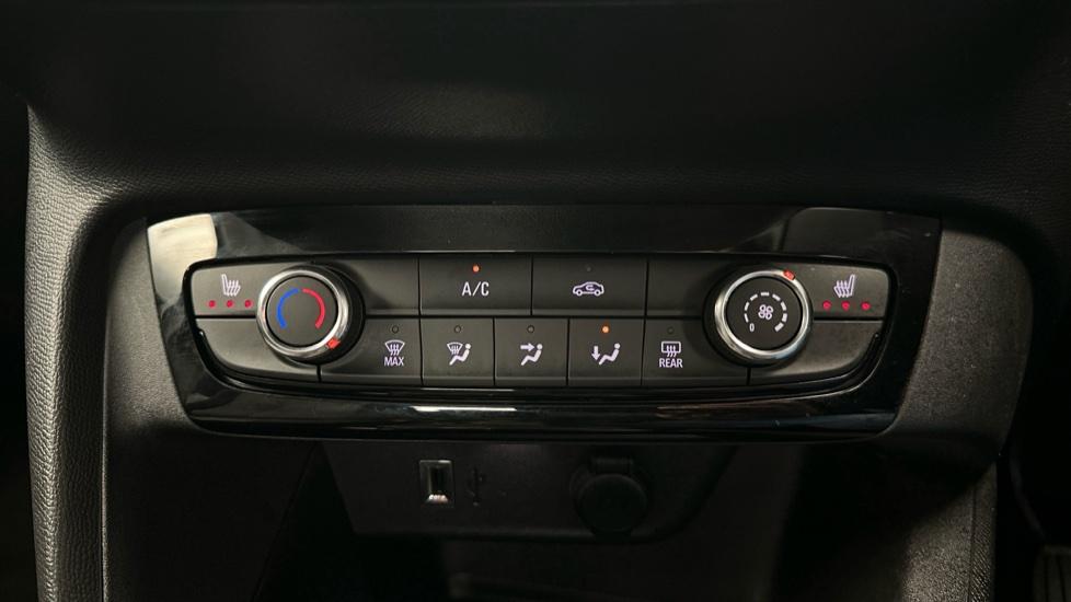 Air Conditioning  / Heated Seats 