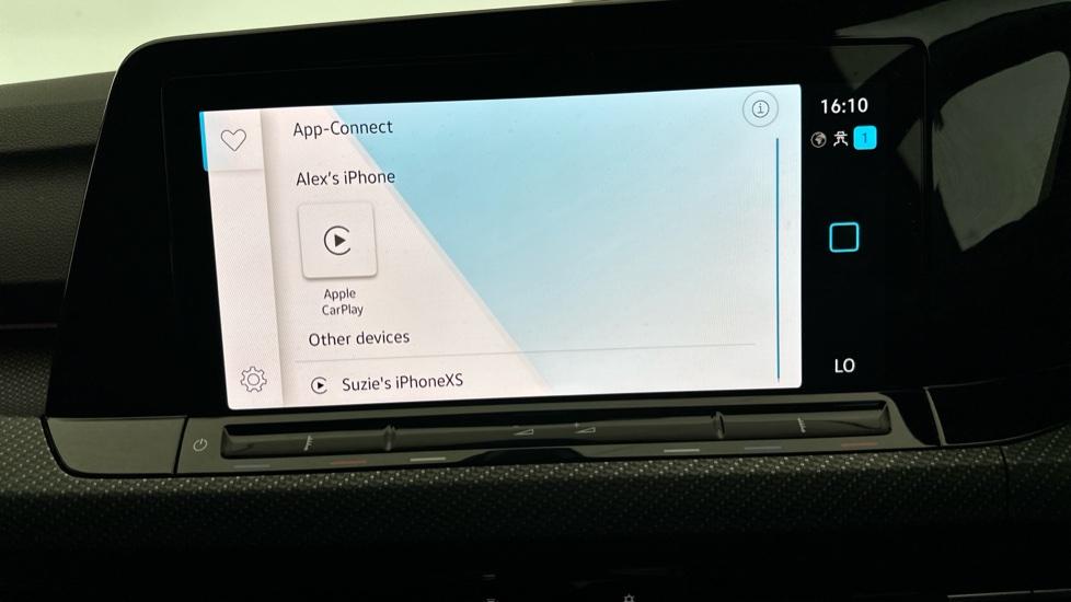 Apple Car Play & Android Auto