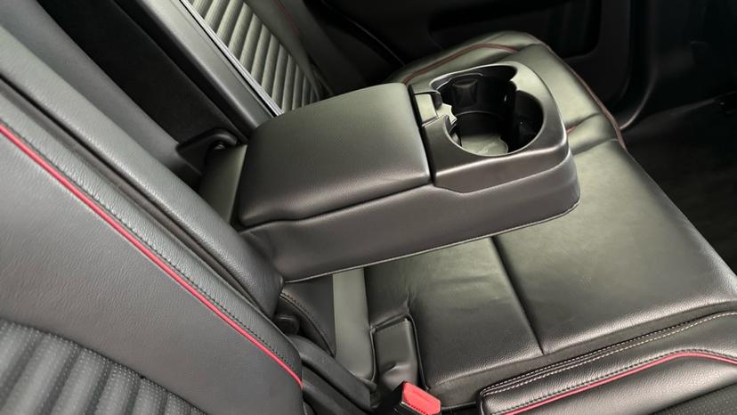 Rear Armrest/ Cup Holder