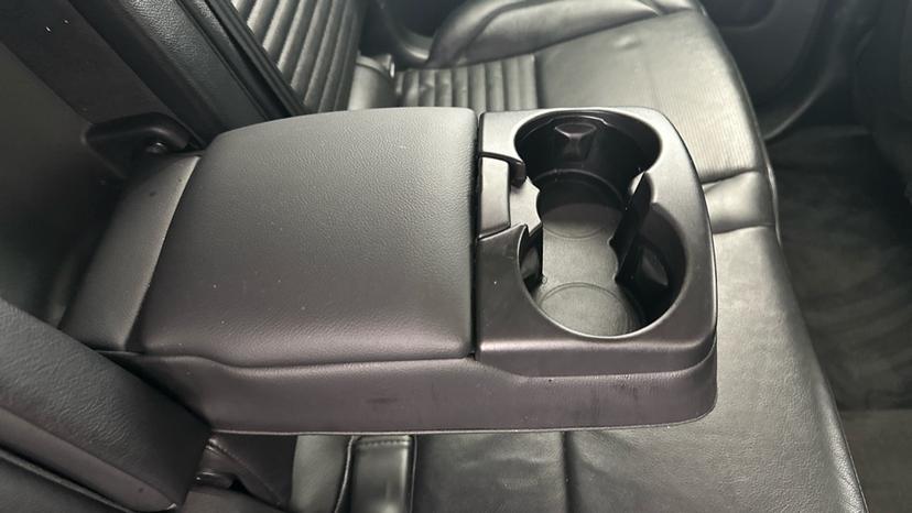 Rear Armrest/ Cup Holder