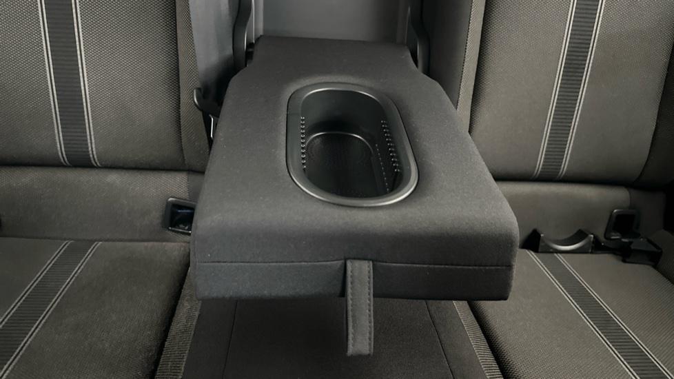 Rear Armrest/ Cup Holder