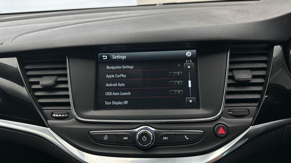 Apple Car Play & Android Auto