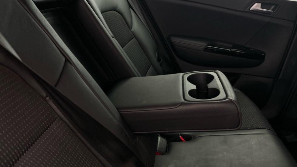 Rear Armrest/ Cup Holder