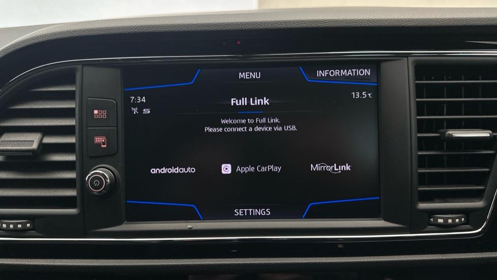 Apple Car Play & Android Auto