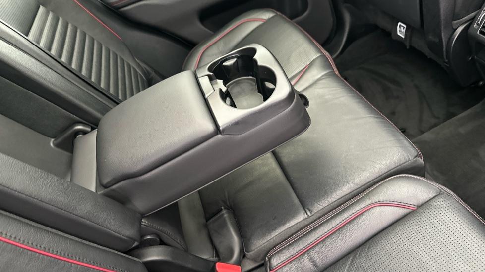 Rear Armrest/ Cup Holder