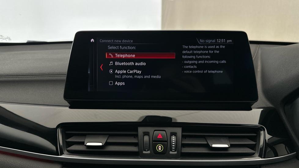 Bluetooth / Apple CarPlay / Android Auto 