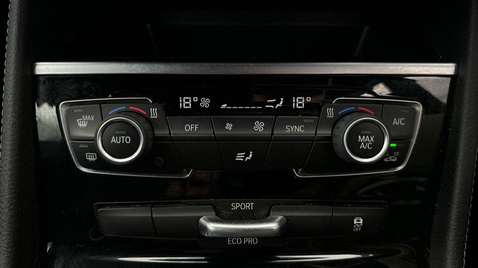 Dual Climate Control / Air Conditioning 