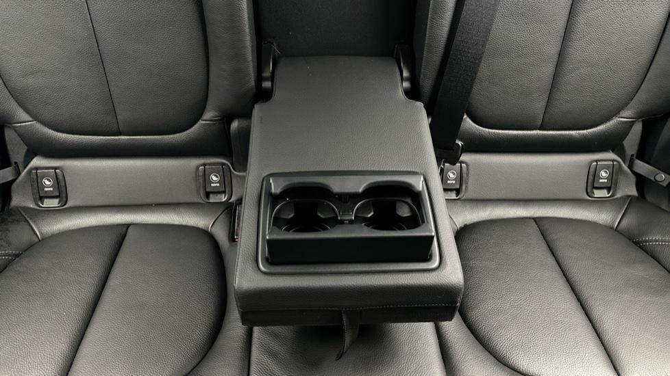 Rear Armrest/ Cup Holder