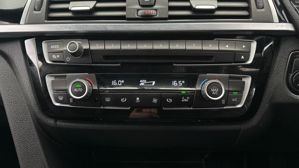 Dual Climate Control / Air Conditioning 