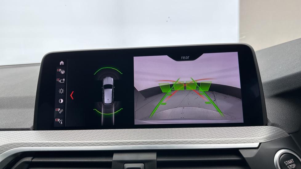 Rear View Camera / Auto Park 