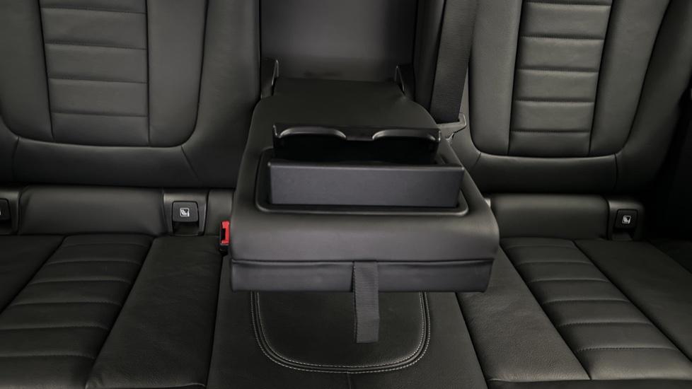 Rear Armrest/ Cup Holder