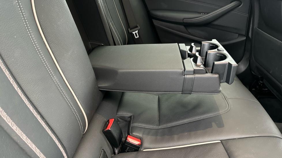 Rear Armrest/ Cup Holder