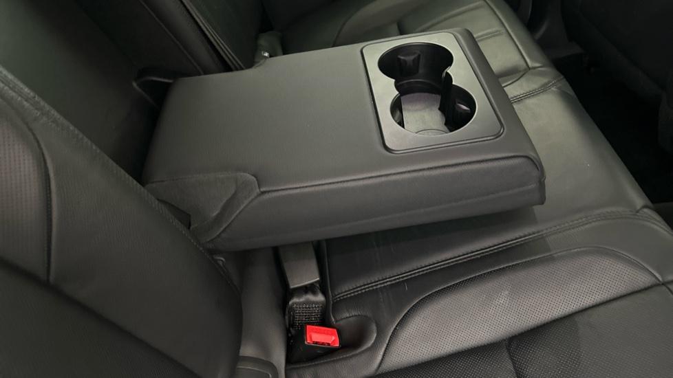 Rear Armrest/ Cup Holder