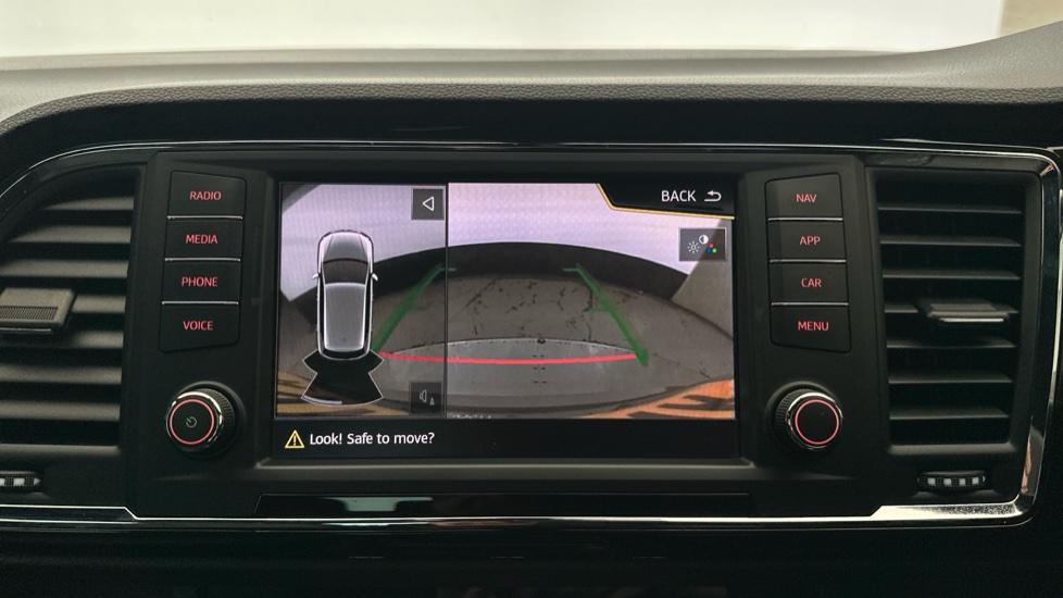 Rear View Camera /360/Park Pilot 