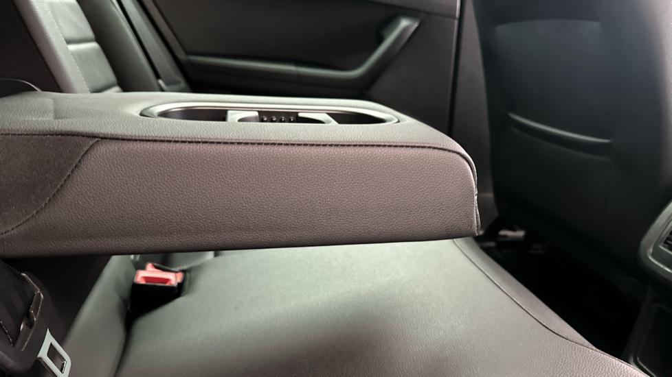 Rear Armrest/ Cup Holder