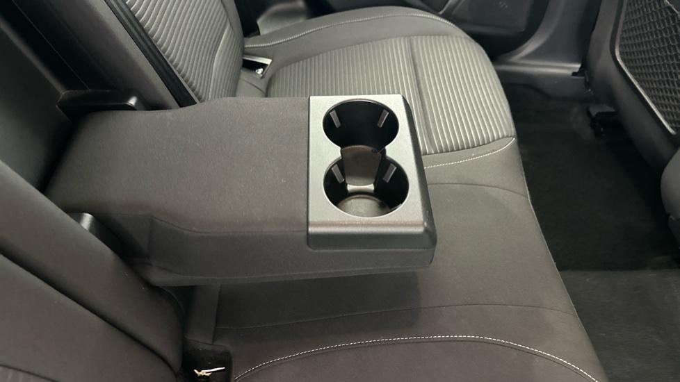 Rear Armrest/ Cup Holder