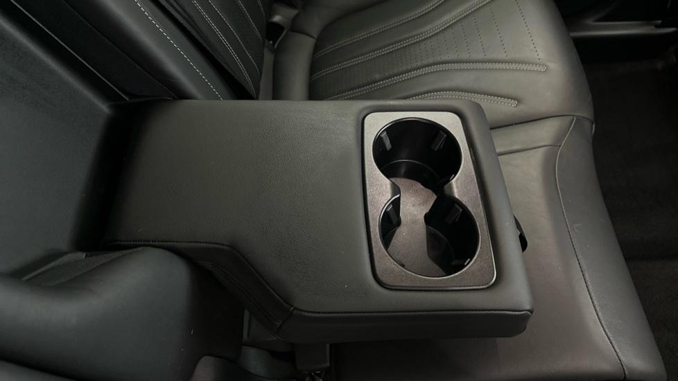 Rear Armrest/ Cup Holder