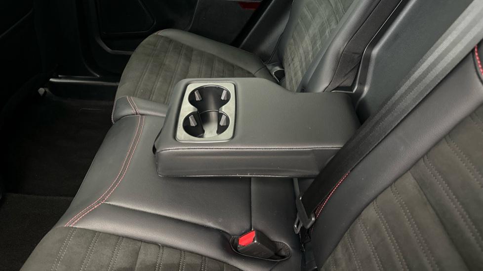 Rear Armrest/ Cup Holder