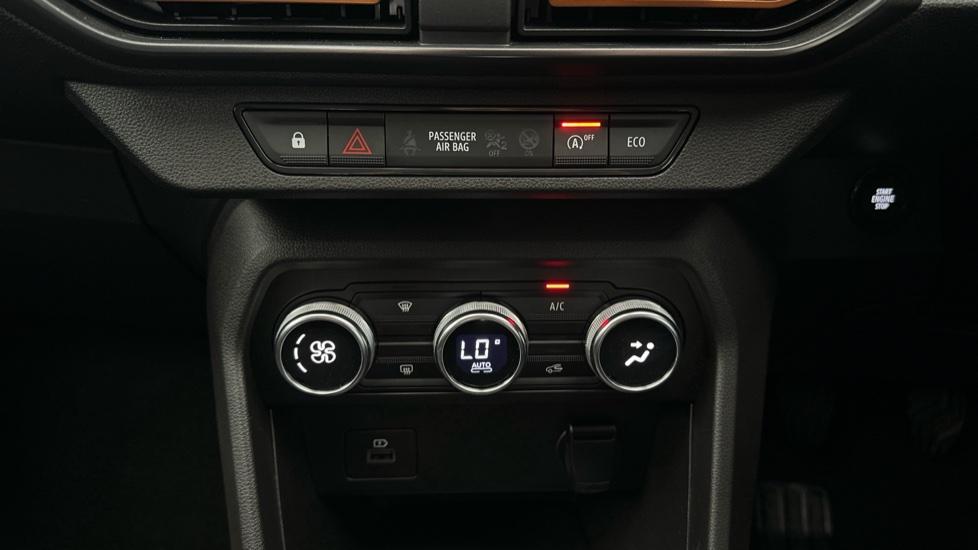 Air Conditioning / Dual Climate Control /Auto Stop/Start 